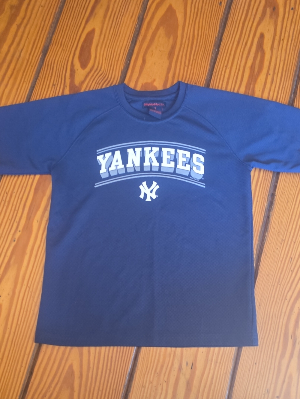 Yankees Navy Kids Long Sleeve Tee Size 7 Medium